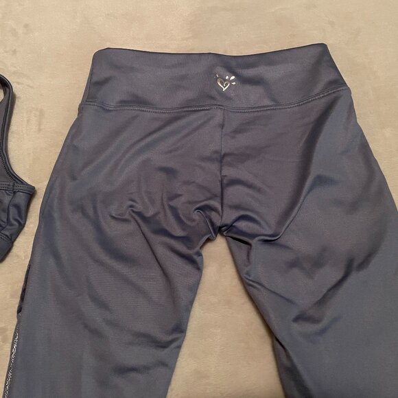 Justice (Mall Days) blue, size 8 leggings and size 28 sports bra. - Picture 3 of 11